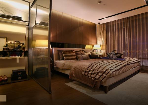 Luxury Bay Area hotel-style home listing